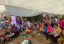Bhayangkari Salurkan Bantuan Gempa, Warga Ende Sampaikan Apresiasi