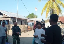 Babinsa Elar Sisir Rumah Warga di Dusun Waso, Pastikan Korban Gempa Tak Terlewat