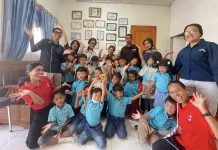 Bajo Kiddy Ikuti Studio Tour di RRI Labuan Bajo, Kenali Dunia Penyiaran