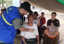 Menembus Tebing dan Laut Demi Warga Terdampak Gempa