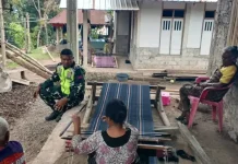 Babinsa Pantau Kondisi Warga Desa Pora Pascagempa