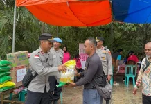 Bhayangkari Salurkan Bantuan untuk Warga Terdampak Gempa di Dusun Kurumboro