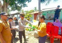 Bansos Mengalir, Lurah Rukun Lima Apresiasi Kepedulian Polri dan Bhayangkari