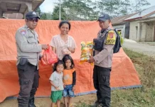 Polres Manggarai Salurkan Bantuan ke Pengungsi Gempa Lelak
