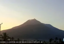 Gunung Lewotobi Laki-laki Masih Siaga, Warga Diminta Waspadai Erupsi