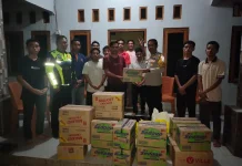 Polsek Komodo Salurkan Bantuan Pangan ke Biara SDV Pascagempa