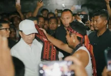 Jokowi Bermalam Bersama Pengungsi Gempa di Palue