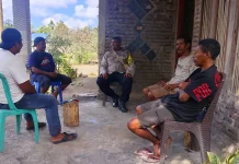 Polisi Sambangi Warga Nawokote, Ingatkan Bahaya Ditengah Erupsi Gunung Lewotobi