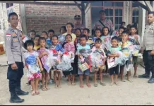 Puluhan Siswa Terdampak Bencana Terima Bantuan Tas dan Alat Tulis