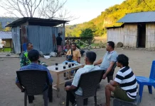 Babinsa Maurole Pantau Keamanan Warga Desa Tou Barat