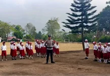 Sat Binmas Polres Ngada Bangun Karakter Siswa SDK Bejo