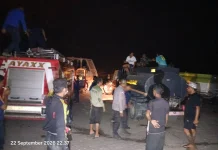 Karhutla Melanda Kaki Gunung Iya Ende, Polres Ende dan Damkar Tembus Medan Terjal