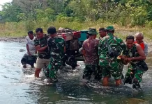 Mesin Berat Diangkut Manual Demi Jembatan Watuomok