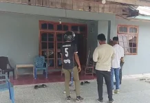 Panitia Pilkades Desa Gorontalo Datangi Rumah Warga Sakit untuk Kawal Hak Pilih