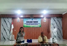 Public Speaking Jadi Latihan Mahasiswa Keperawatan Bangun Kepercayaan Diri