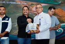 Kemenhub Beri Penghargaan kepada FOKAL Labuan Bajo
