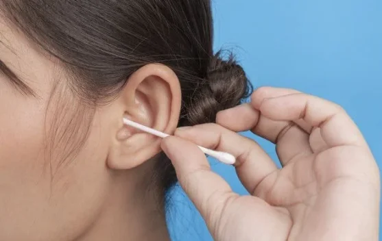Hati-Hati! Kebiasaan Mengorek Telinga Picu Infeksi Serius "Otitis Eksterna"