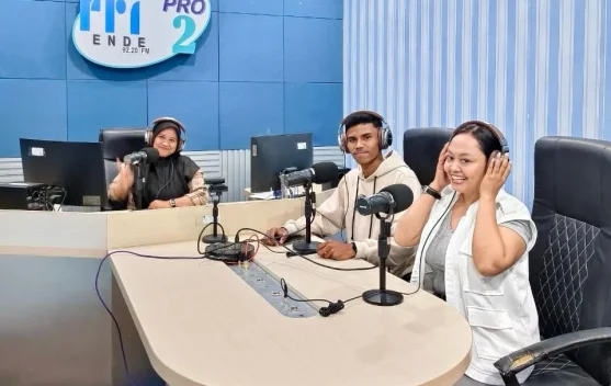 Ketua IKMAR Bangkitkan Semangat Pengabdian Mahasiswa Rendu Ende