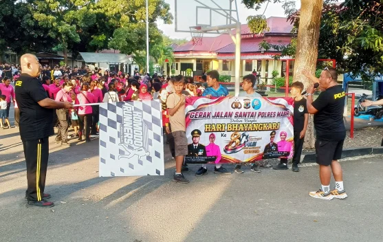 Sambut Hari Bhayangkara ke-80, Polres Manggarai Barat Gelar Jalan Santai dan Olahraga Bersama Warga