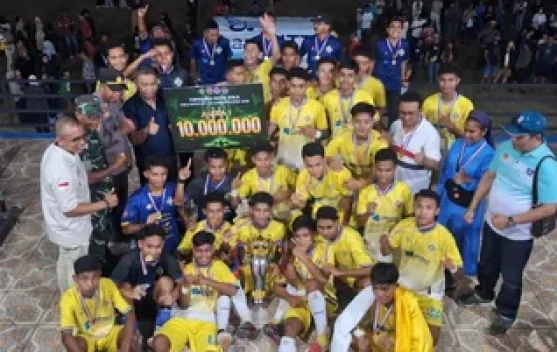 SMAK Syuradikara Juarai Turnamen Sepak Bola Piala Bupati U-17