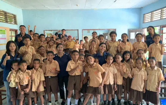 Mahasiswa MBKM FISIP Unwira Edukasi Siswa SDK Puubheto tentang Public Speaking