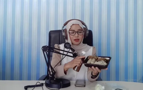 Pempek MamJenn Buka Peluang Bisnis Kuliner di Ende