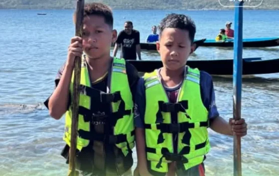Sebanyak 27 Tim dari 14 SD Meriahkan Lomba Dayung HUT Ke-81 RI di Larantuka