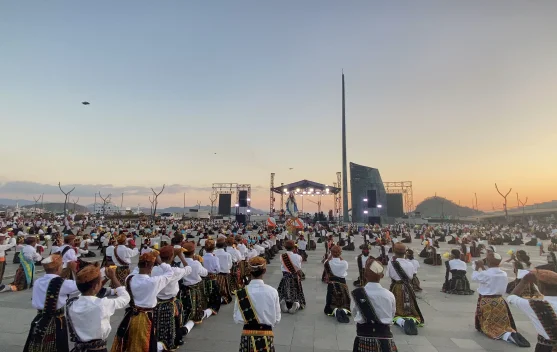 550 Penari Tampilkan Tarian Kolosal Maria Assumpta Nusantara di Labuan Bajo