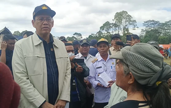 Menkeu Purbaya Tinjau Penanganan Warga Terdampak Gempa di Manggarai