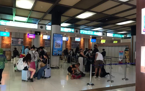Erupsi Anak Krakatau, 1.280 Penumpang di Bandara Komodo Terdampak