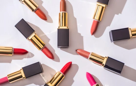 Begini Cara Membuat Lipstik Lebih Tahan Lama