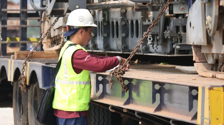 Govt Tightens Foreign Worker Regulations in Indonesia