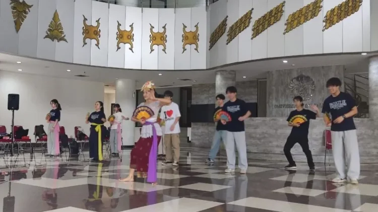 University of Indonesia Hosts Indonesian Arts Workshop for Japanese Students