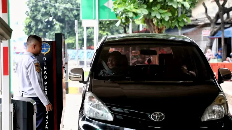 Jakarta Governor Urges Satellite Cities to Build Transit Hubs
