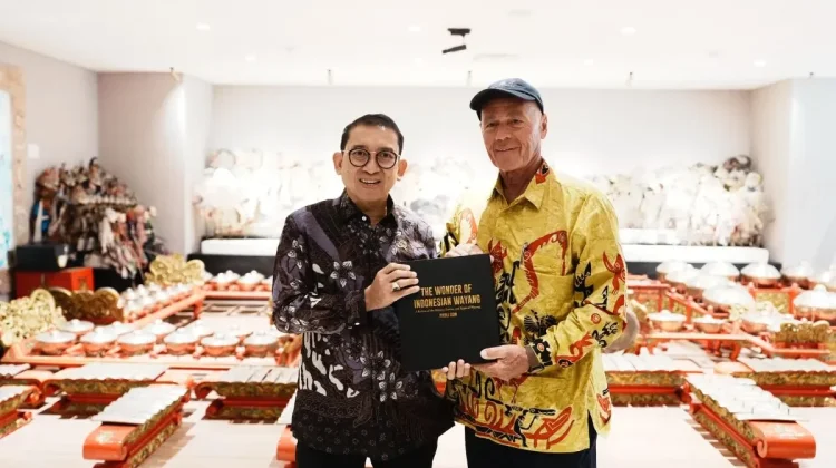 Minister of Culture Meets Founder of Papua Museum Germany for Cultural Diplomacy