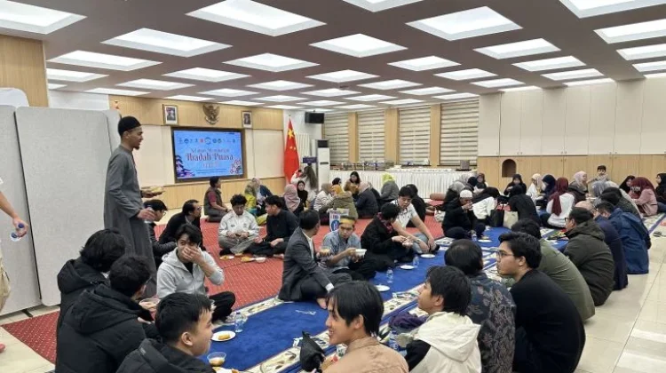 Indonesian Embassy in Beijing Hosts Daily Iftar, Tarawih