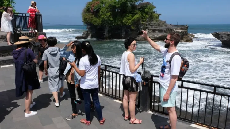 US Embassy Wants to Help Indonesia Increase Tourist Visits to Bali