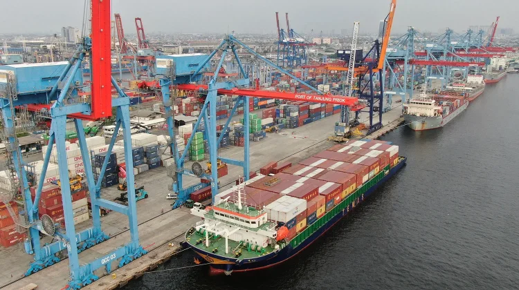 Indonesia Records USD 0.95 Billion Trade Surplus in January 2026