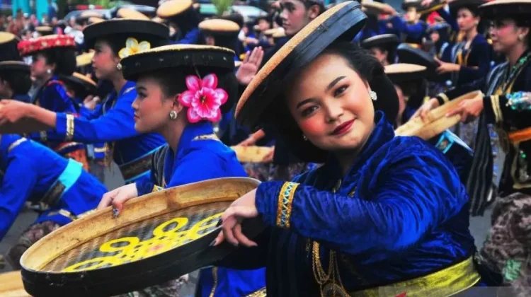 Tari Kretek: Kudus Dance Honoring Indonesia’s Cigarette Workers