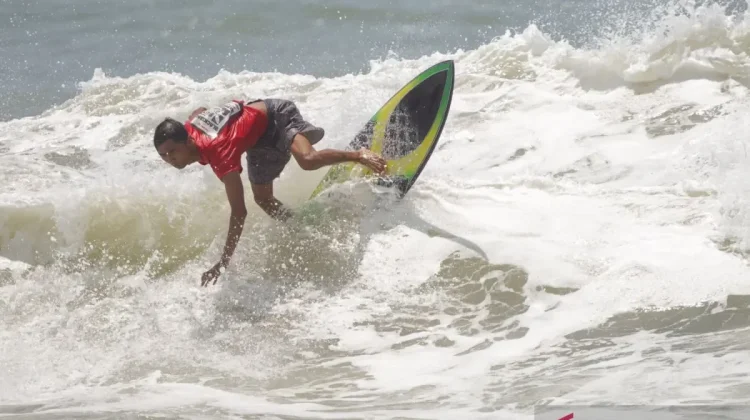 Three Indonesian Surfers Secure Spots in the WSL Challenger Series