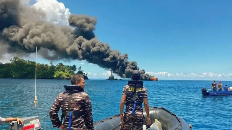 Indonesia Seeks Three Missing Crew After Hormuz Tugboat Fire