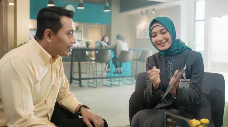 OJK Pushes Innovation in Islamic Banking Products and Financing