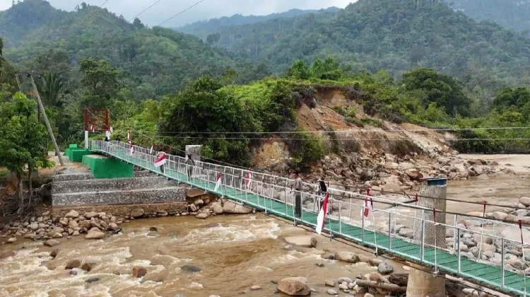 New Suspension Bridge Reconnects Communities in Sarudik Subdistrict