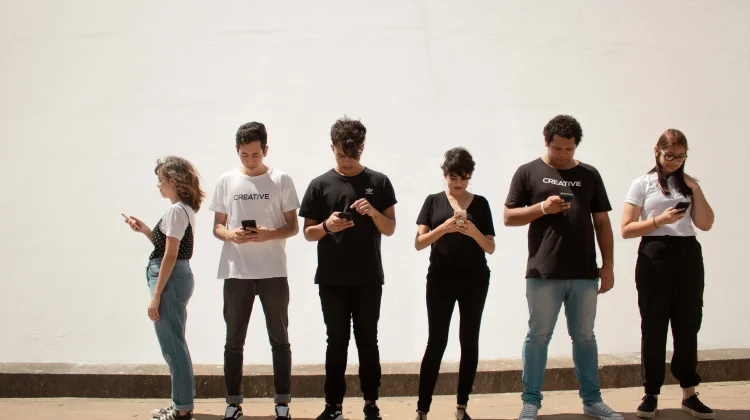 Lawmaker Support Restrictions on Children's Use of Social Media