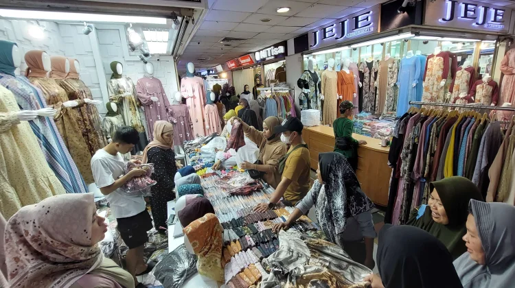 Industry Minister Ensures Textile and Footwear Supply for Ramadan