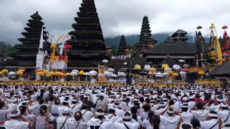 Pura Besakih, a Spiritual Symbol on the Slopes of Mount Agung
