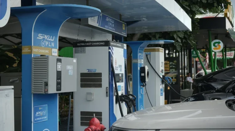 Govt Prepares 189 EV Charging Stations to Support Eid Exodus