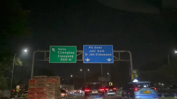 Transportation Minister Monitors Transportation Services for Eid Exodus