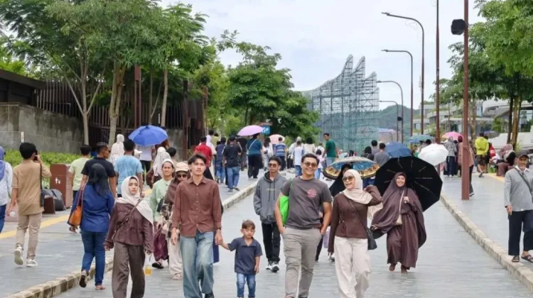 OIKN Enforces Dress Code, Zero-Waste Rules Amid IKN Visitor Surge