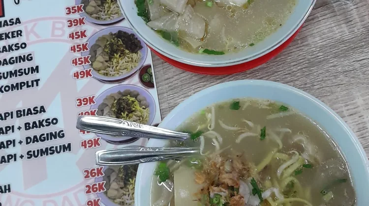 Mie Kocok, Bandung’s Timeless Comfort Food That Bridges Generations